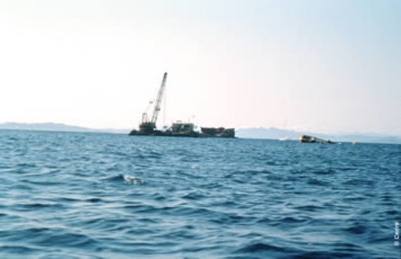 The removal of the Fenes wreck