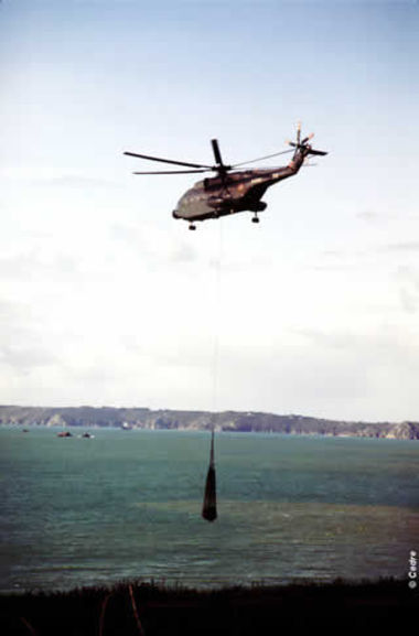 Removal of waste by helicopter. 